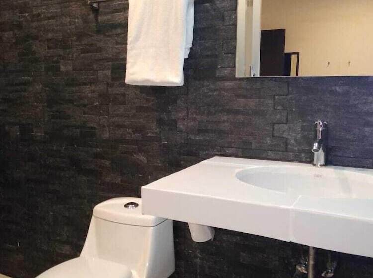 غرفة قياسية, 15 Avenida