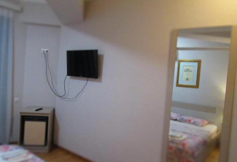 اتاق استاندارد با بالکن, Grand Central