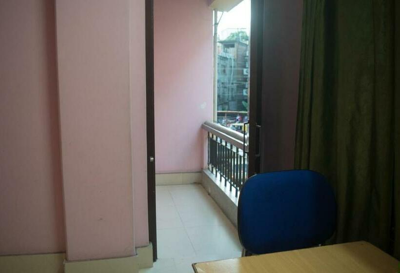 غرفة قياسية مزوَّدة بشُرفة, Sewak Lodge