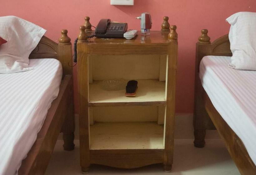 غرفة قياسية مزوَّدة بشُرفة, Sewak Lodge