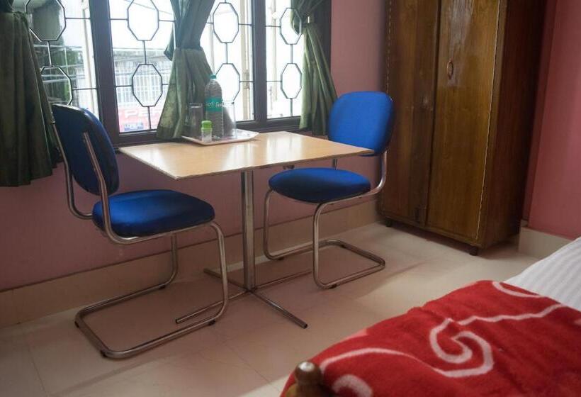 اتاق استاندارد با بالکن, Sewak Lodge