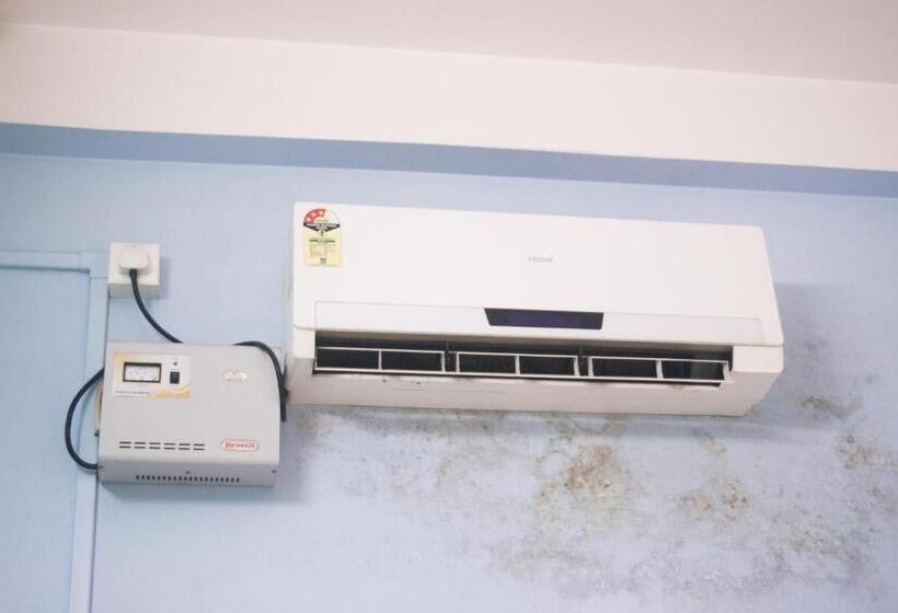 غرفة قياسية سرير كينج, Sewak Lodge