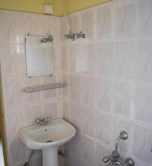 غرفة قياسية سرير كينج, Sewak Lodge