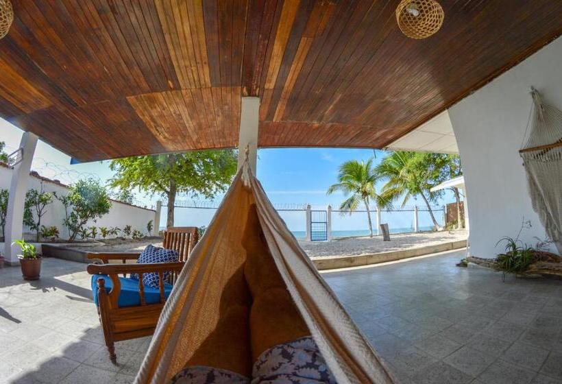 חדר משפחתי, Casa Greca