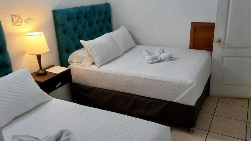 اتاق استاندارد چهار تخته, Global Airport Inn Free Shuttle