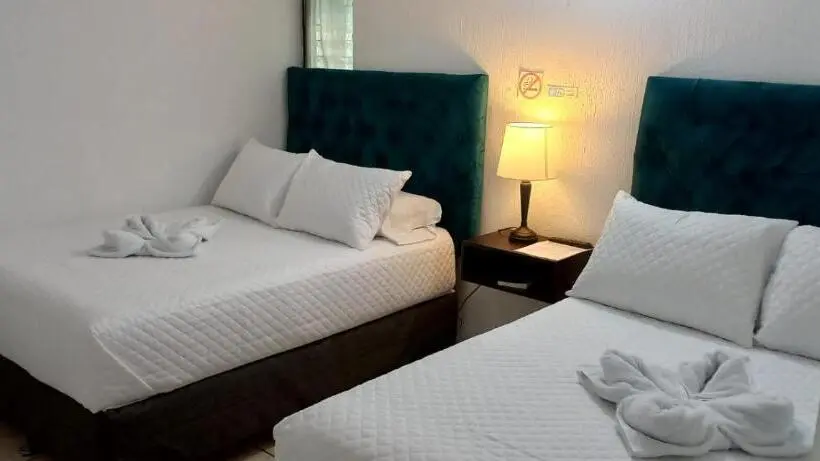 اتاق استاندارد چهار تخته, Global Airport Inn Free Shuttle