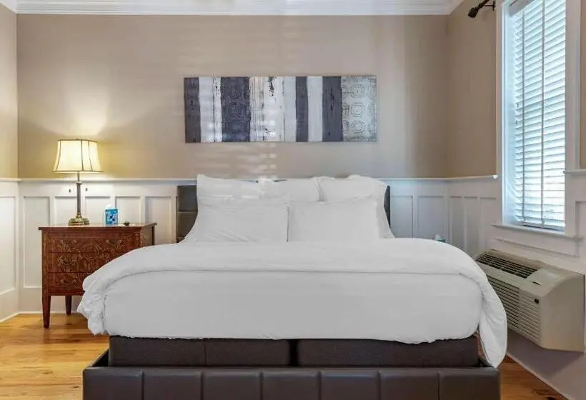 キングサイズベッドのスイートルーム, Inn At I On, Ascend Hotel Collection