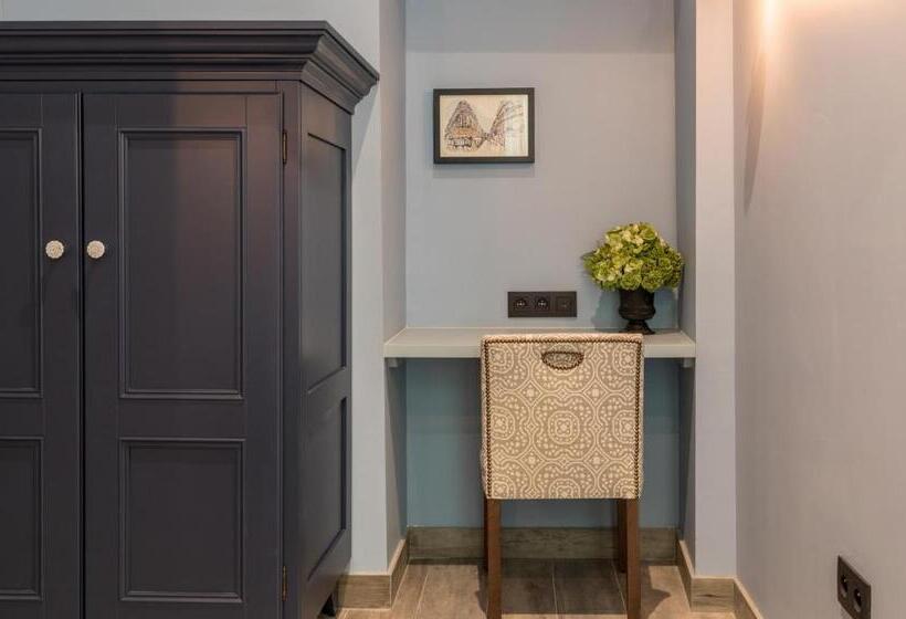 Suite, Mas Du Brulat