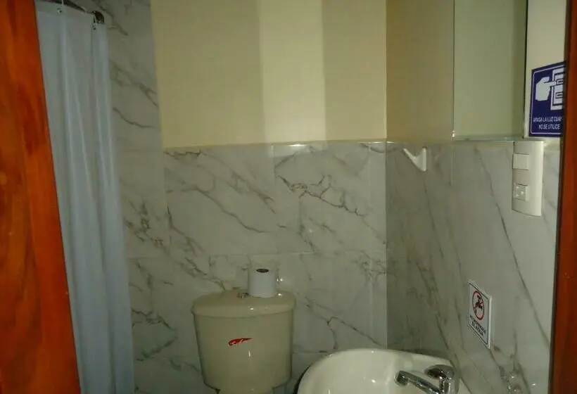 اتاق استاندارد یک نفره, Hostal Bolívar Inn