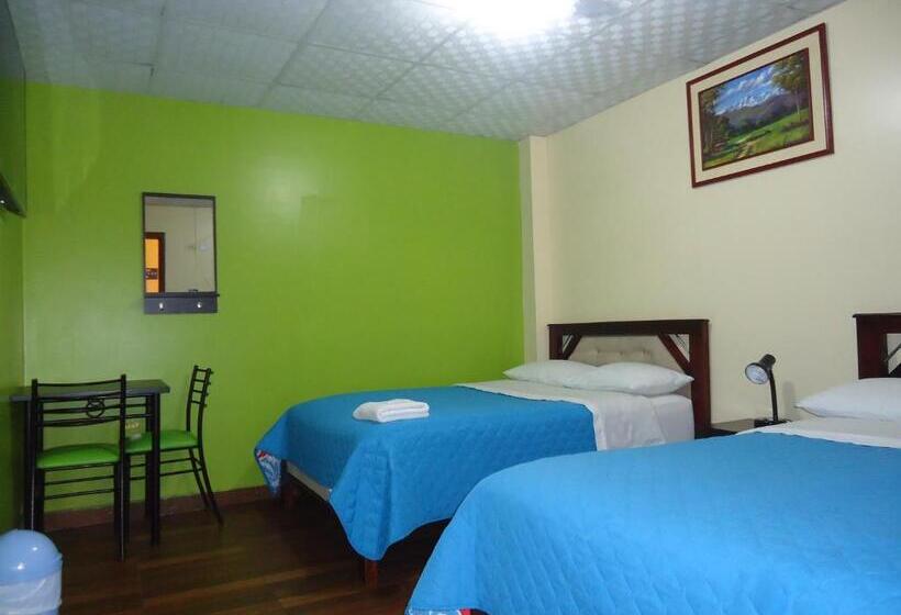 Quarto Quádruplo Estandar, Hostal Bolívar Inn