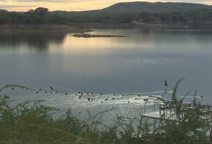 اتاق استاندارد با چشم‌انداز دریاچه, Von Bach Dam Resort