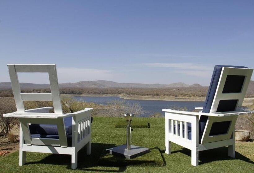 اتاق خانوادگی, Von Bach Dam Resort