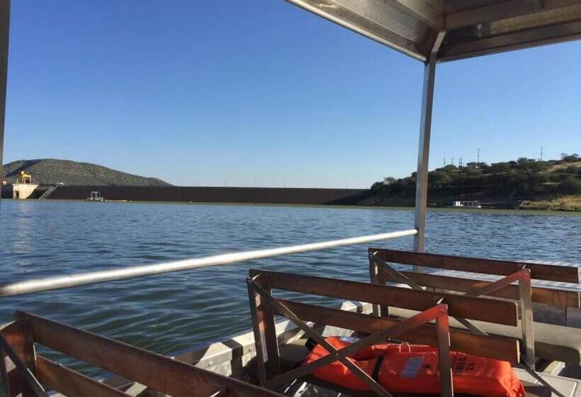 اتاق خانوادگی, Von Bach Dam Resort