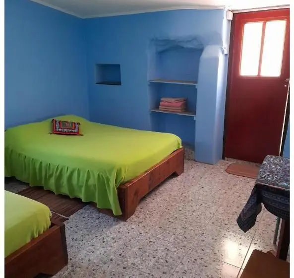 Standard Kolmen Hengen Huone, Hostal Sonchek
