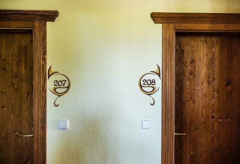 标准间, Chata Jiriho Na Seraku