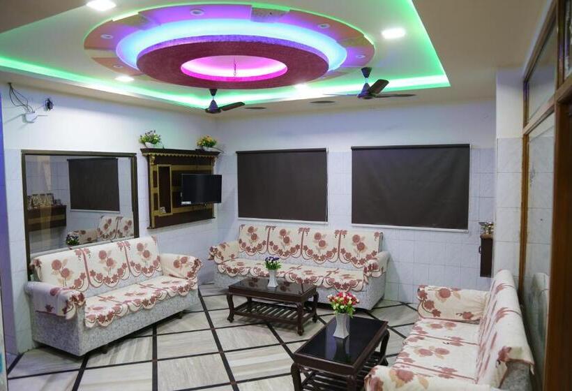 سوییت لوکس, Garuda Guntur