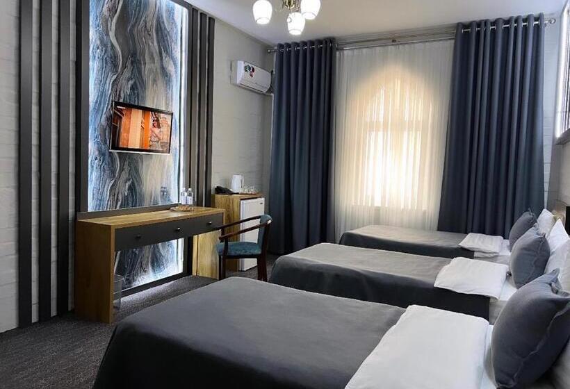 Habitació Triple Estàndard, Orient Inn