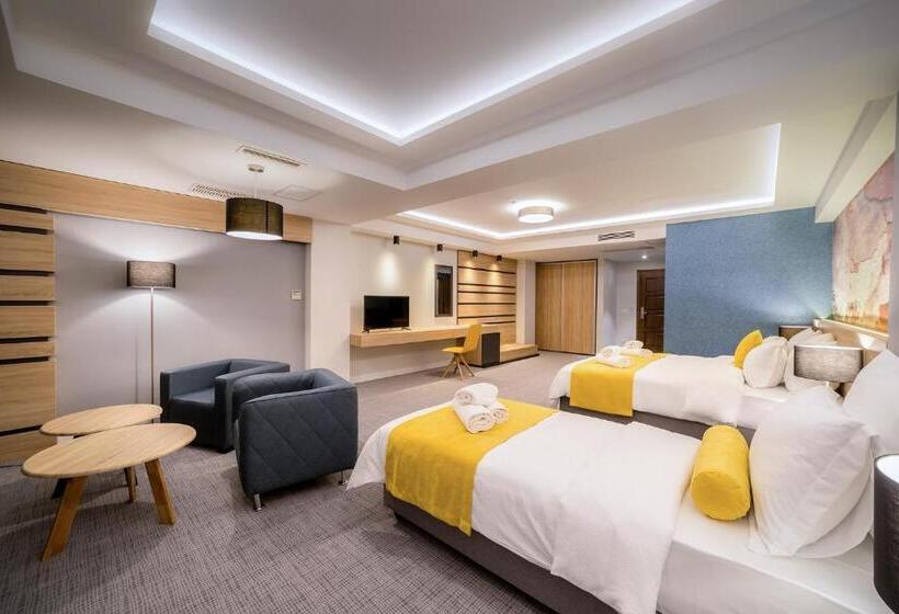 اتاق سوپریور با بالکن, Unique Resort And Spa