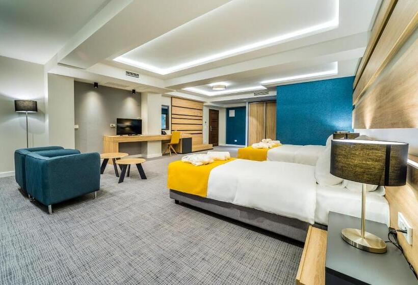 اتاق سوپریور با بالکن, Unique Resort And Spa