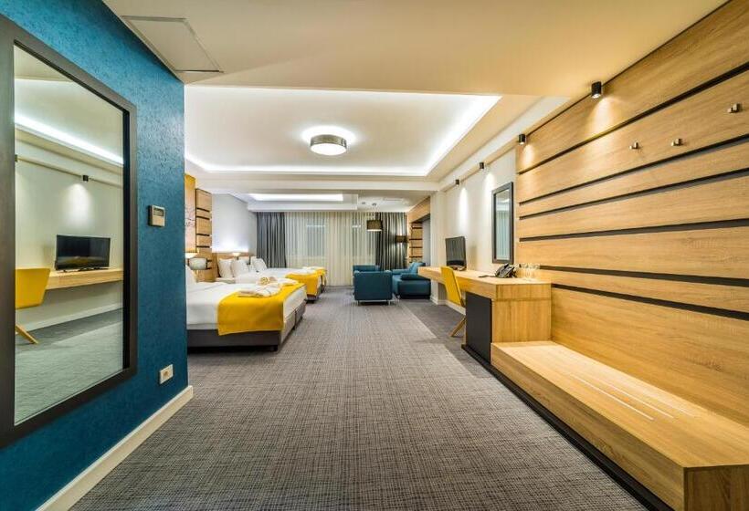 اتاق لوکس, Unique Resort And Spa