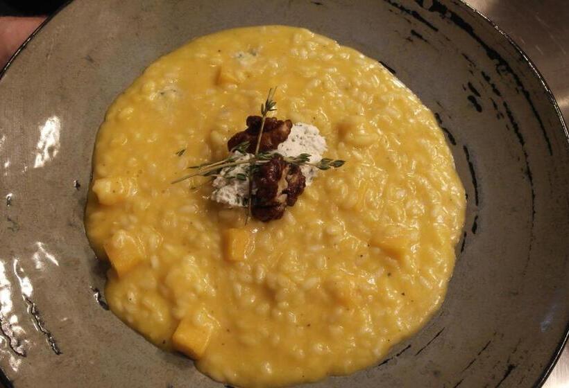 家庭间, Hardwick Arms