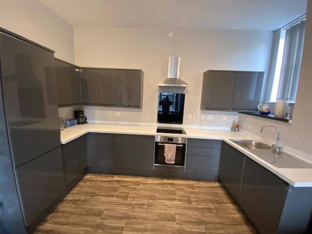 דירת חדר, Hardwick Arms