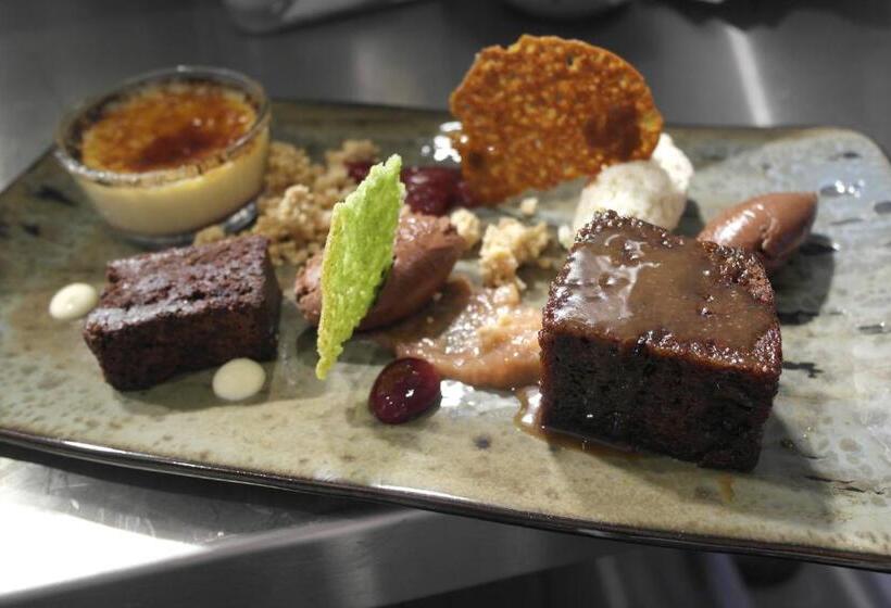 标准间, Hardwick Arms