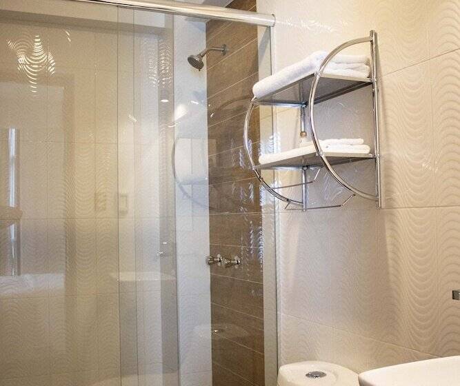 اتاق خانوادگی, Ottavis