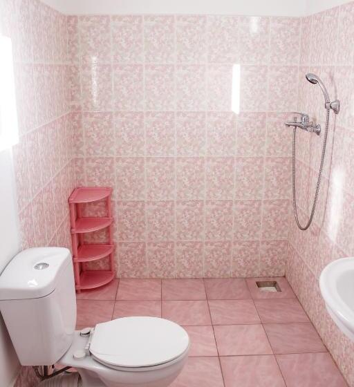 اتاق راحتی سه تخته, Osobyi Guest House