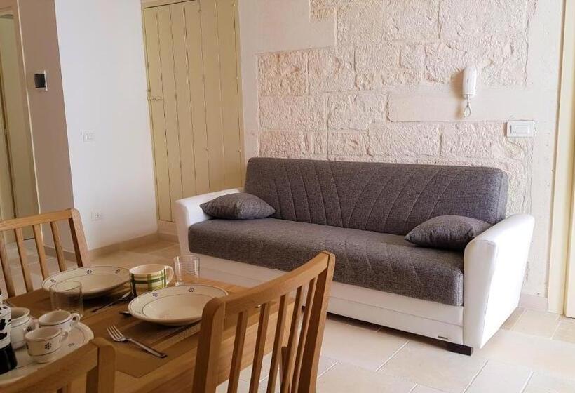 חדר סופריור לארבעה, Una Volta A Martina