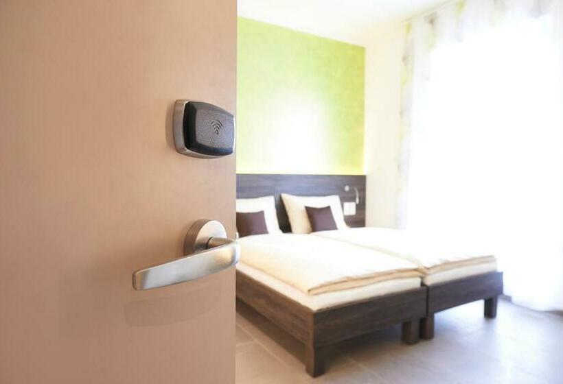 غرفة قياسية, Eee Hotel Traun