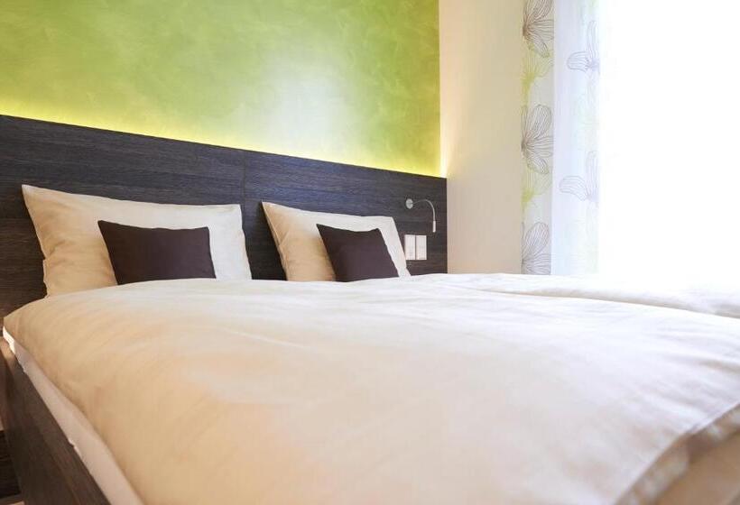 غرفة قياسية لذوى الاحتياجات الخاصة, Eee Hotel Traun