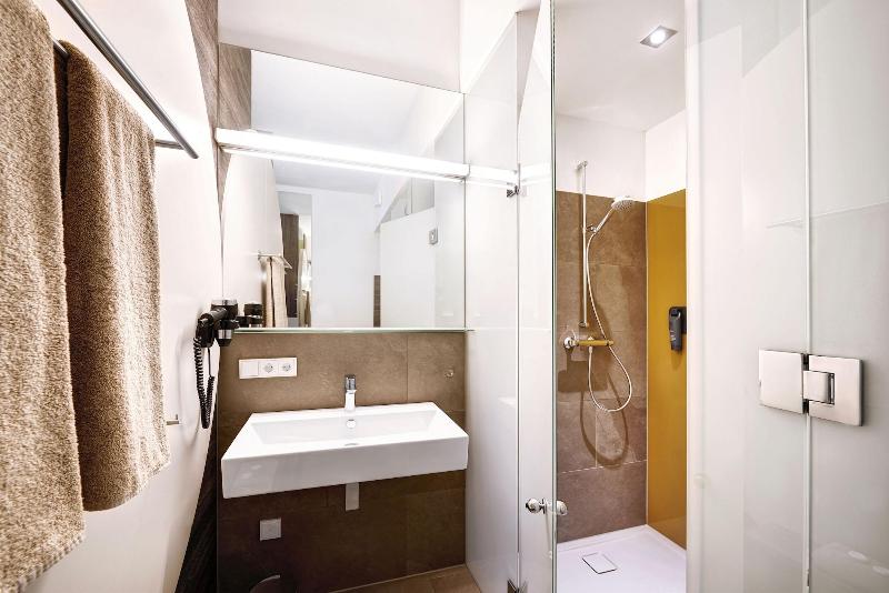اتاق استاندارد یک نفره, Eee Hotel Traun