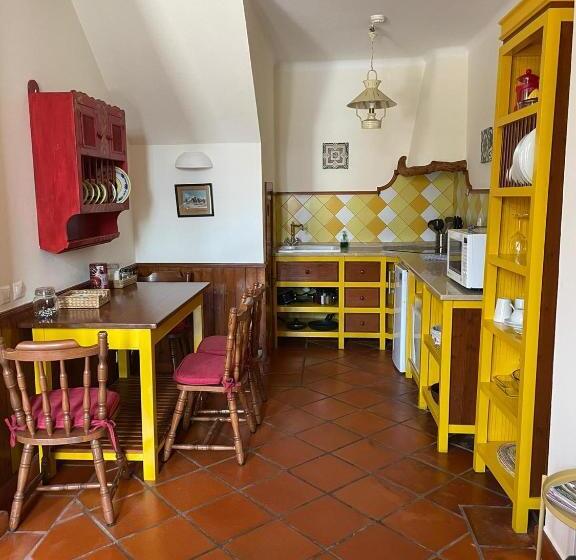 شقة غرفة واحدة, Marchanta