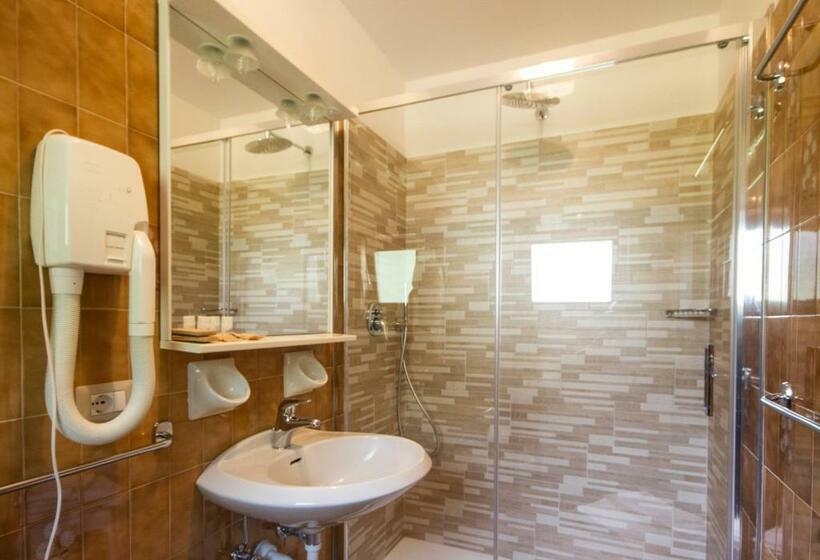 غرفة كومفورت ثلاثية, Stella Alpina