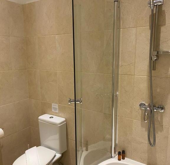 标准间, The Tudor