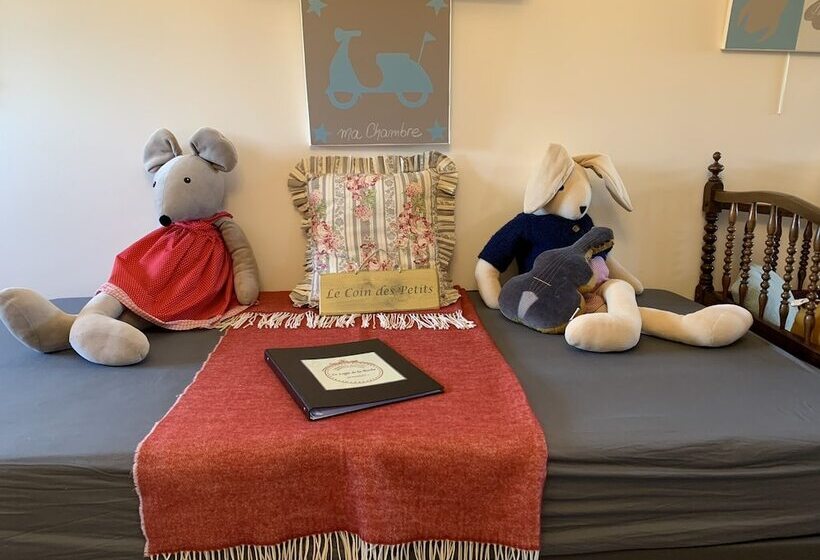 غرفة عائلية, Logis De La Roche Niort Chauray