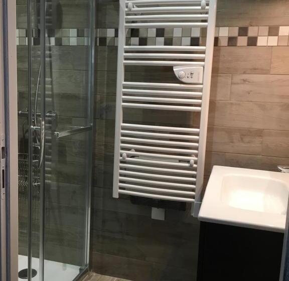 غرفة ديلوكس, Logis De La Roche Niort Chauray