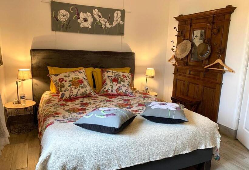 Номер Deluxe, Logis De La Roche  Niort  Chauray