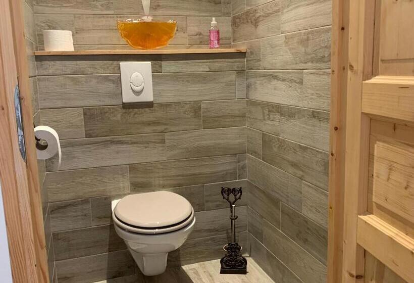 Номер Стандарт, Logis De La Roche  Niort  Chauray