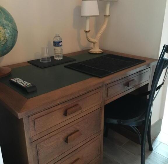 غرفة ديلوكس, Logis De La Roche Niort Chauray