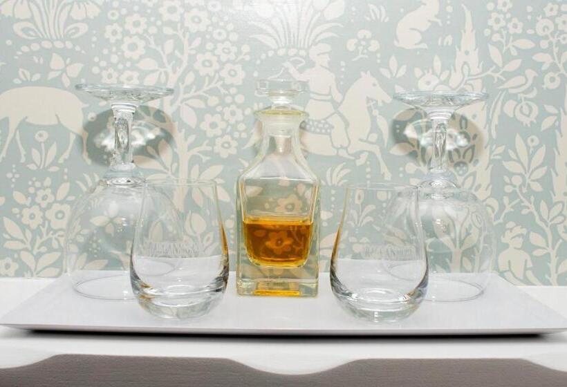 Standard room with outdoor bath, Dunvegan Bed & Breakfast