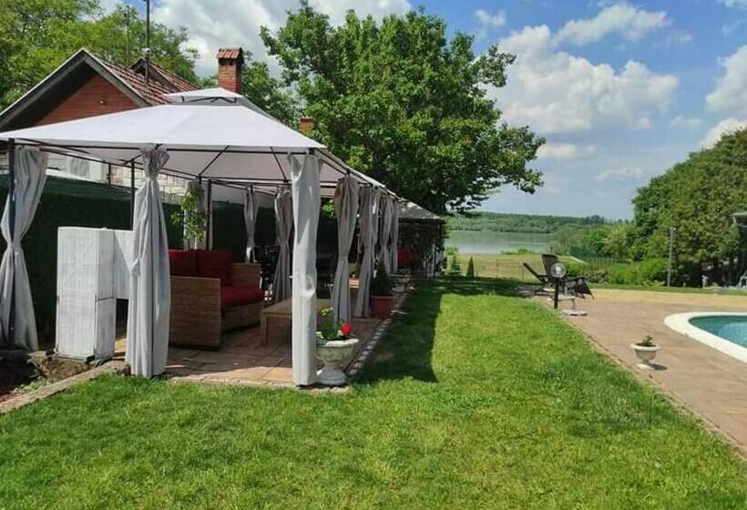 اتاق خانوادگی, Vila Mila Riverside Apartments