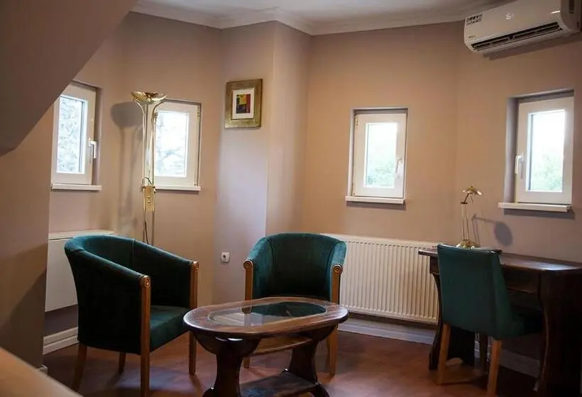 اتاق لوکس خانوادگی, Vila Mila Riverside Apartments