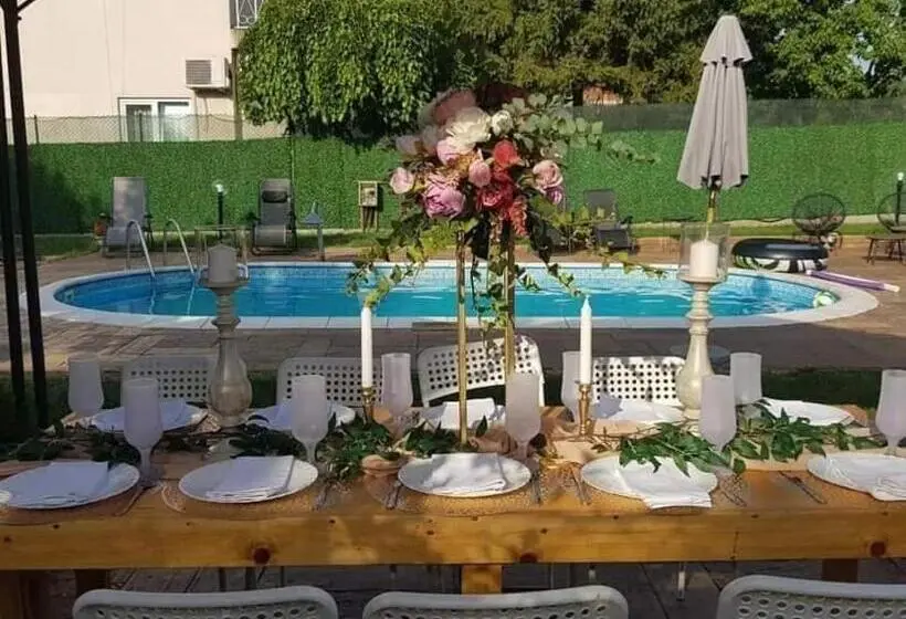 اتاق لوکس, Vila Mila Riverside Apartments