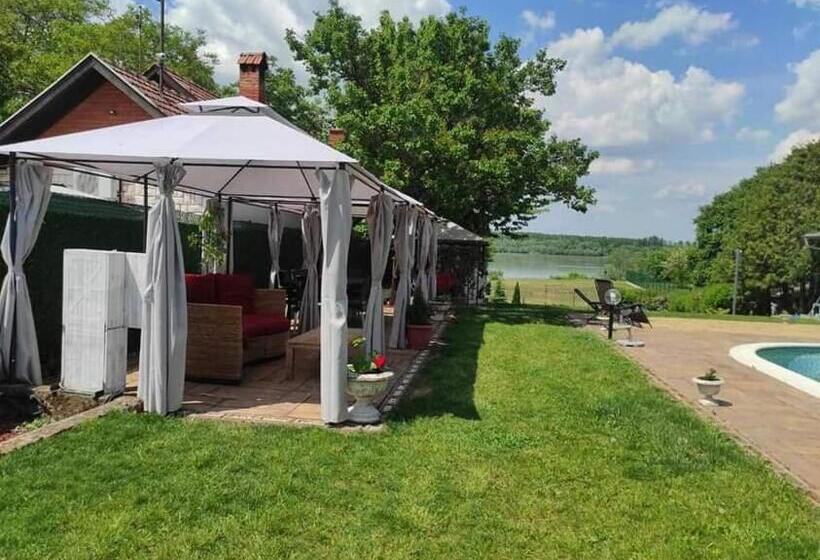 اتاق لوکس خانوادگی, Vila Mila Riverside Apartments