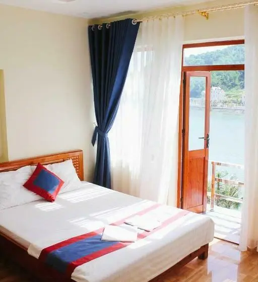 اتاق اکونومی, Ahoj Guest House