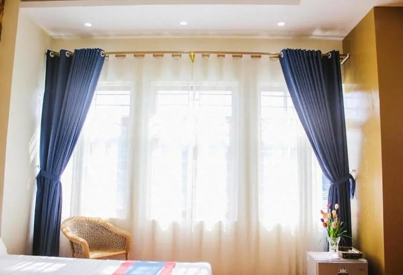 اتاق اکونومی, Ahoj Guest House