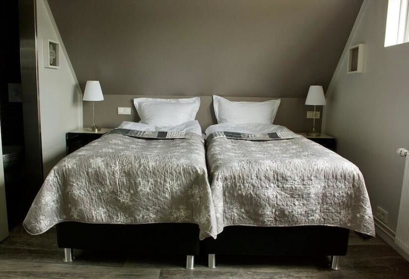 اتاق استاندارد سه نفره, Akkeri Guesthouse