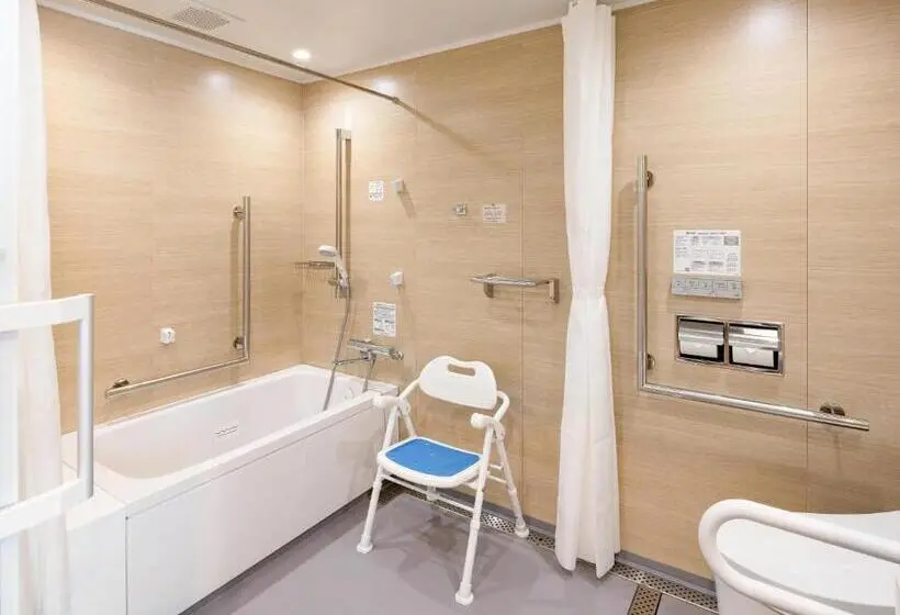 Standard-invahuone, Comfort Hotel Chitose